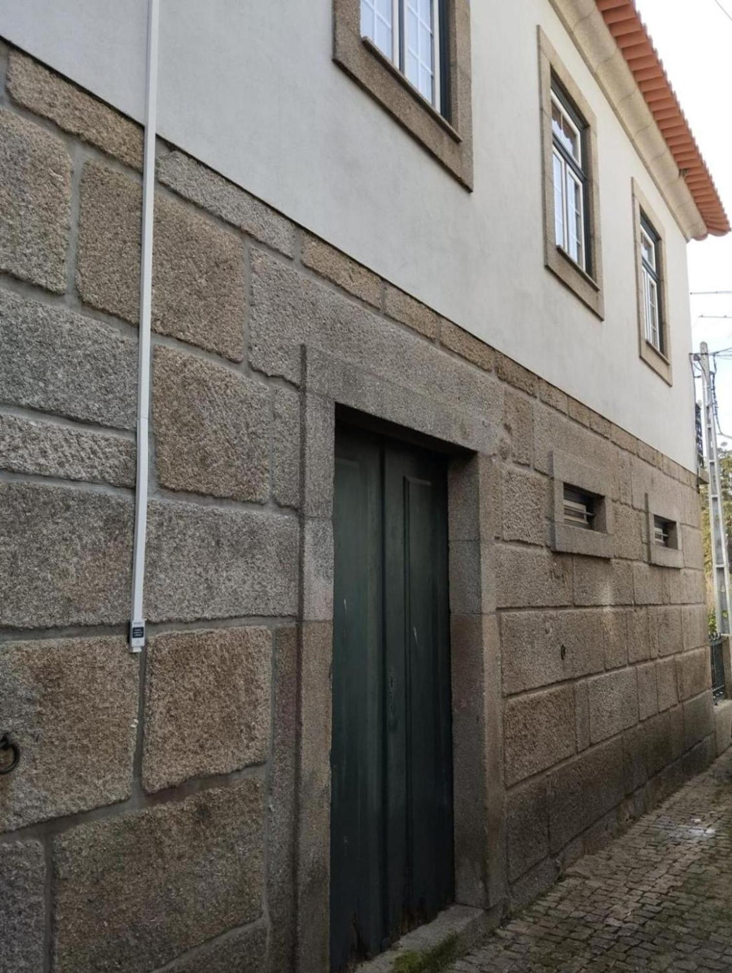 Casa Dos Livros - Guest House Vila Nova de Tazem المظهر الخارجي الصورة