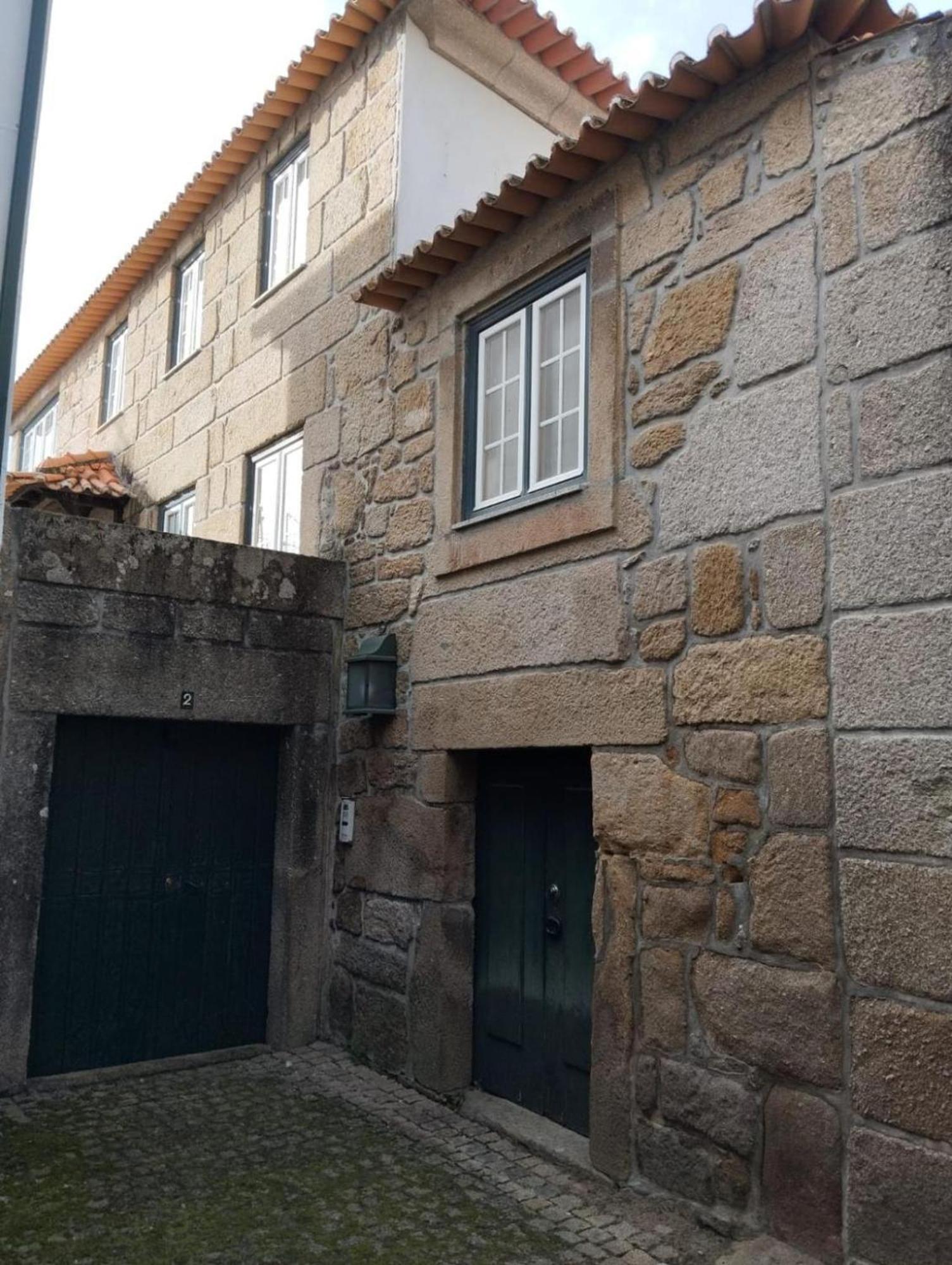 Casa Dos Livros - Guest House Vila Nova de Tazem المظهر الخارجي الصورة