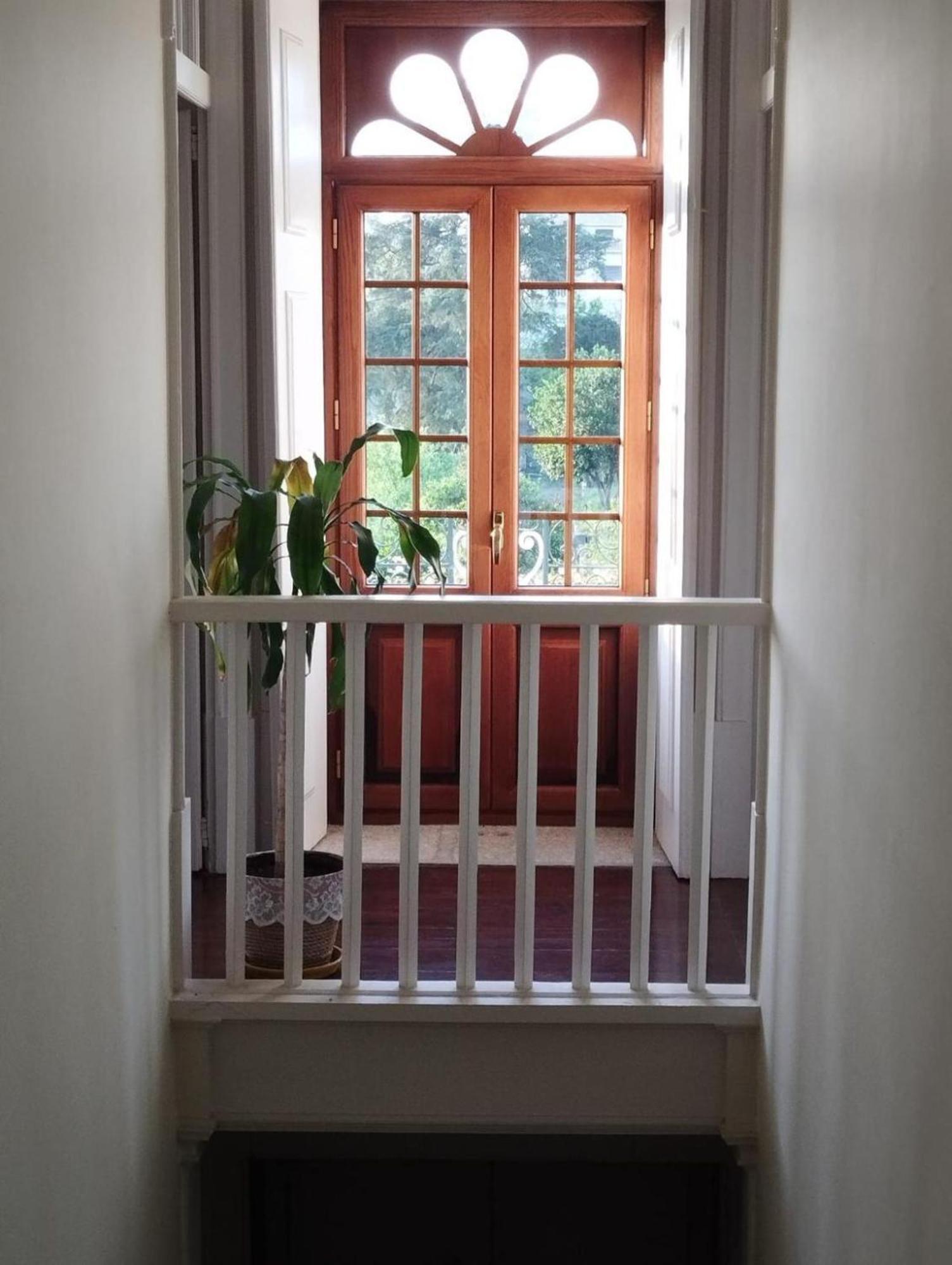 Casa Dos Livros - Guest House Vila Nova de Tazem المظهر الخارجي الصورة