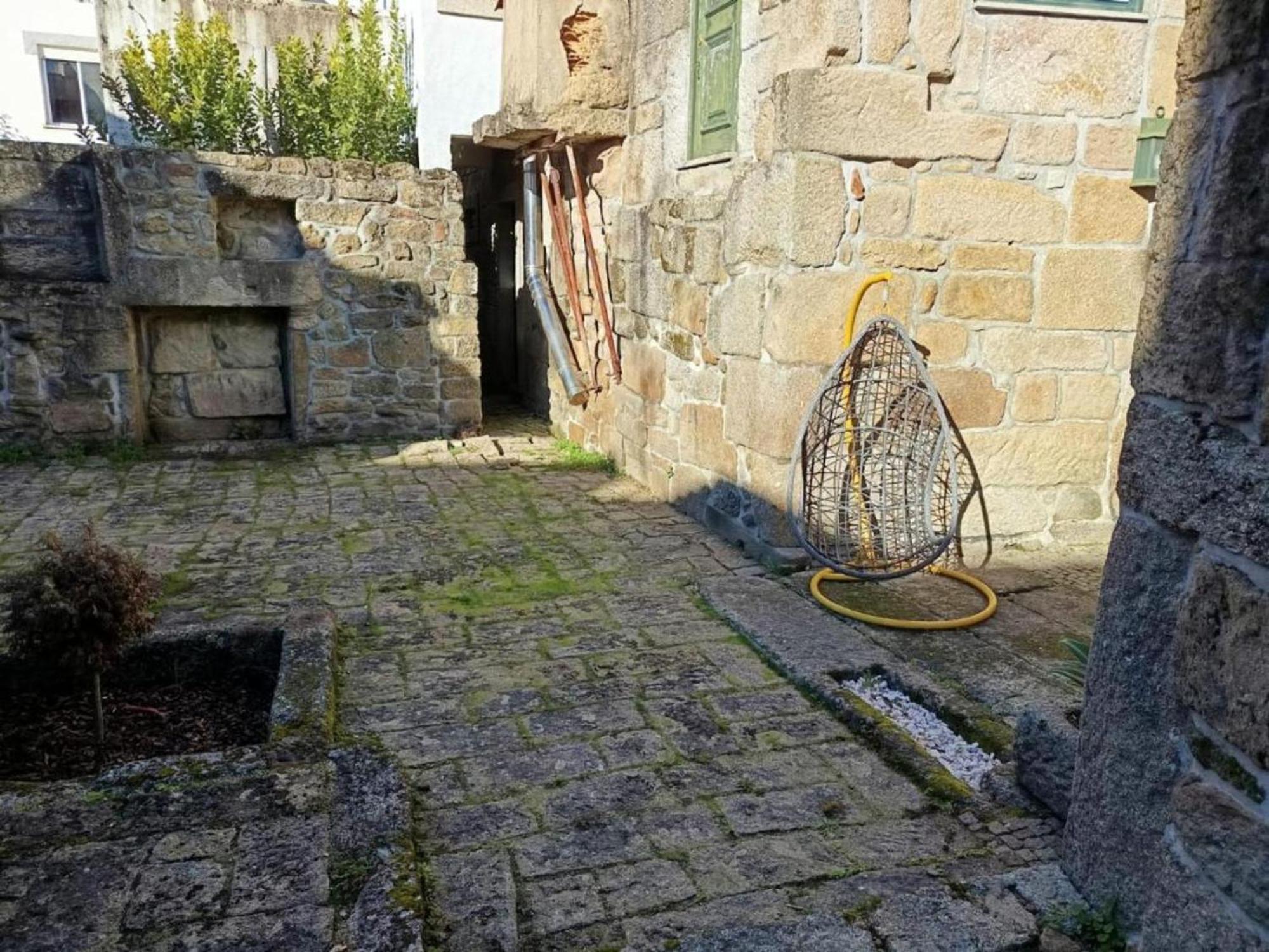 Casa Dos Livros - Guest House Vila Nova de Tazem المظهر الخارجي الصورة