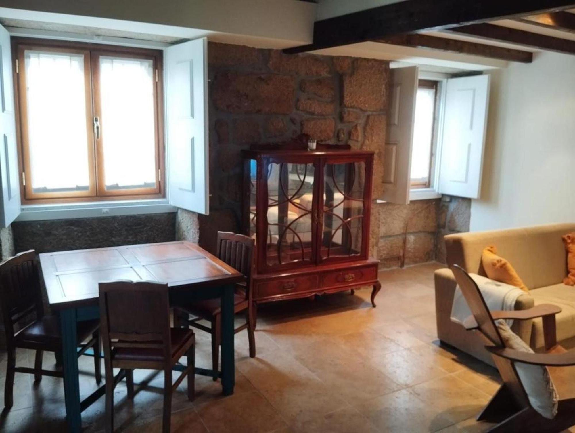 Casa Dos Livros - Guest House Vila Nova de Tazem المظهر الخارجي الصورة