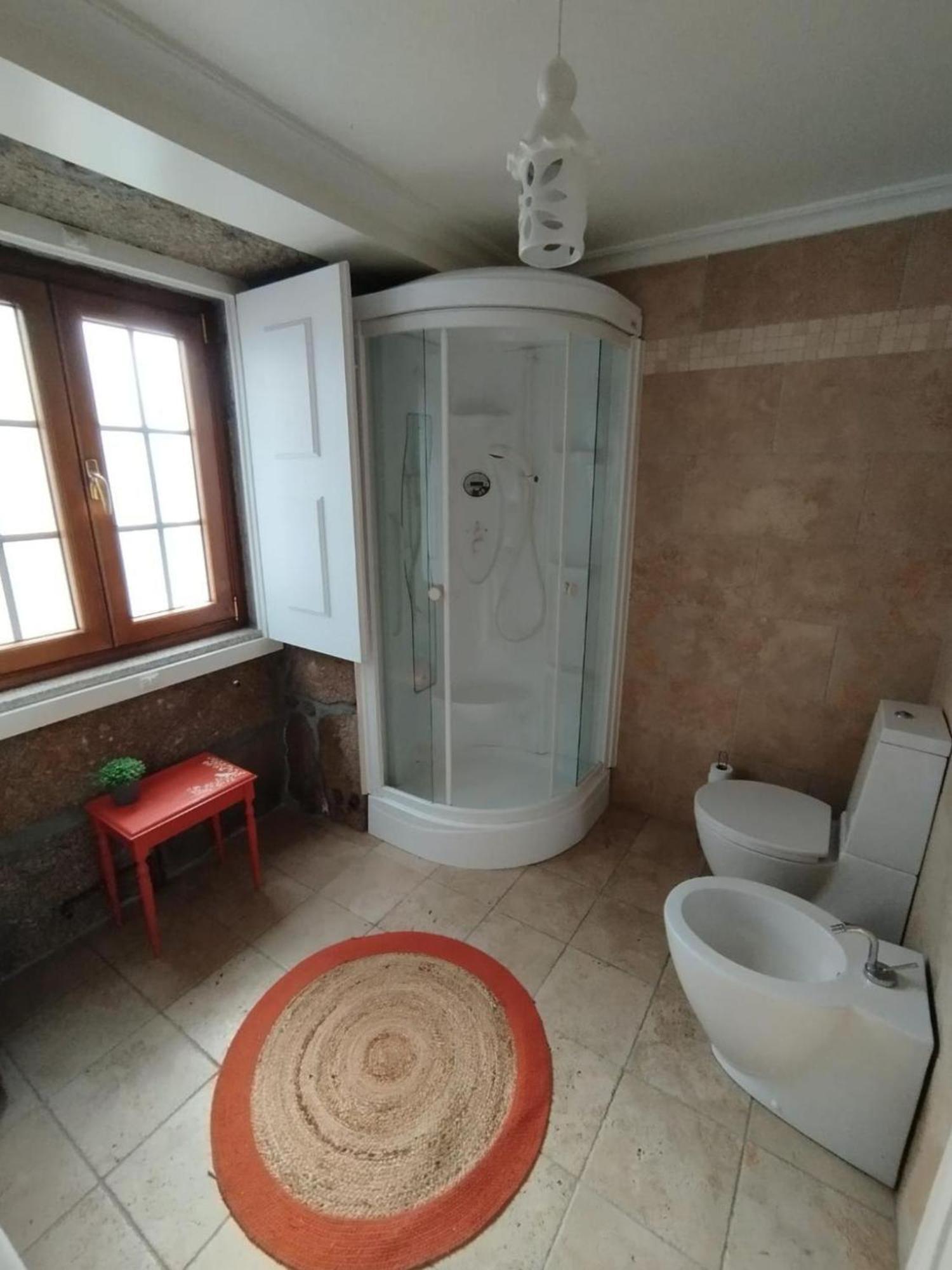 Casa Dos Livros - Guest House Vila Nova de Tazem المظهر الخارجي الصورة