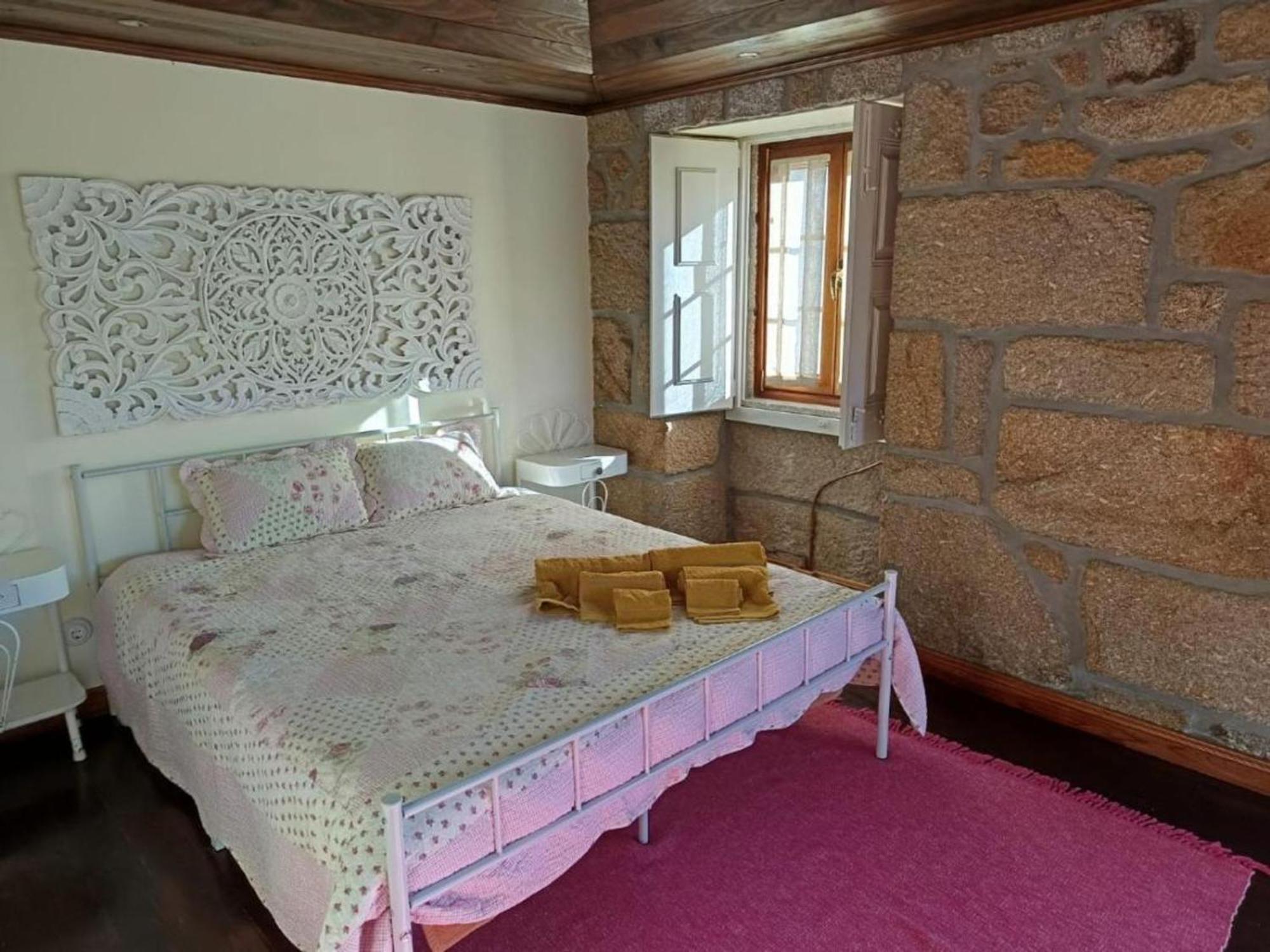 Casa Dos Livros - Guest House Vila Nova de Tazem المظهر الخارجي الصورة