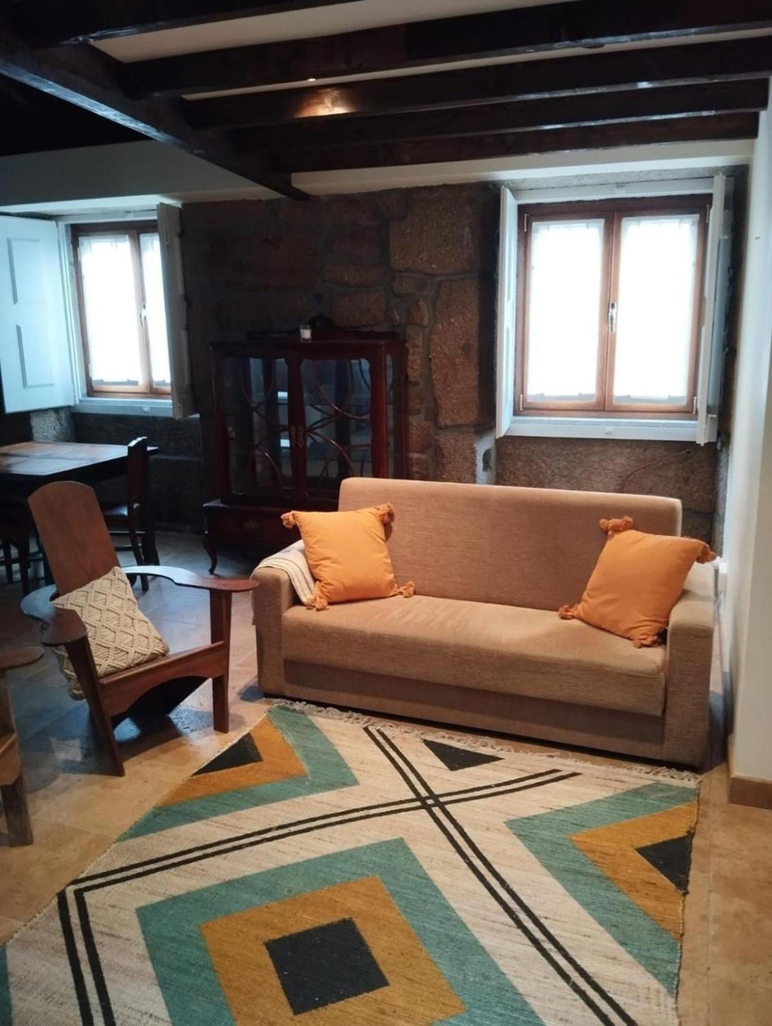 Casa Dos Livros - Guest House Vila Nova de Tazem المظهر الخارجي الصورة